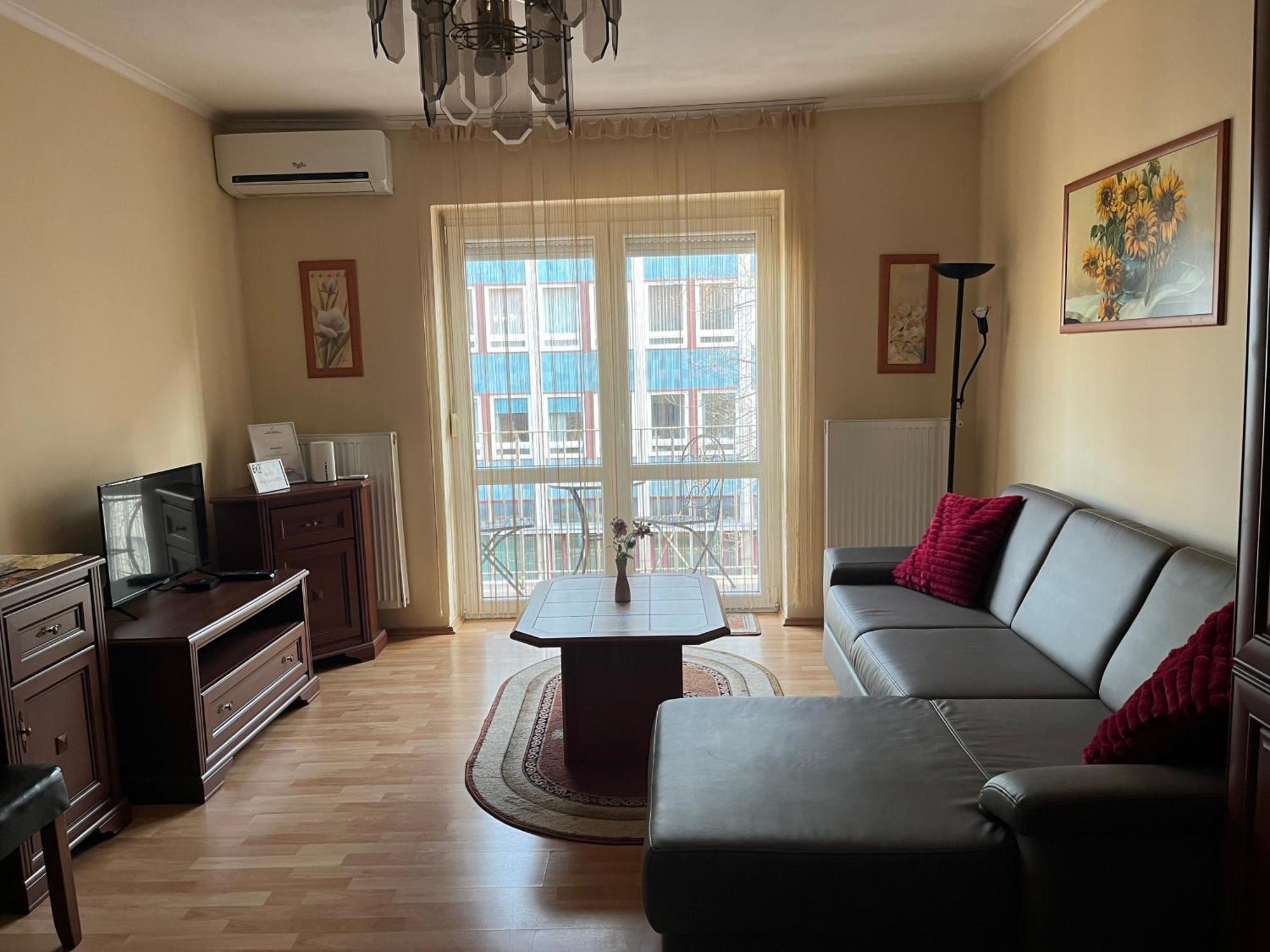 Moonlight Appartement Győr Buitenkant foto